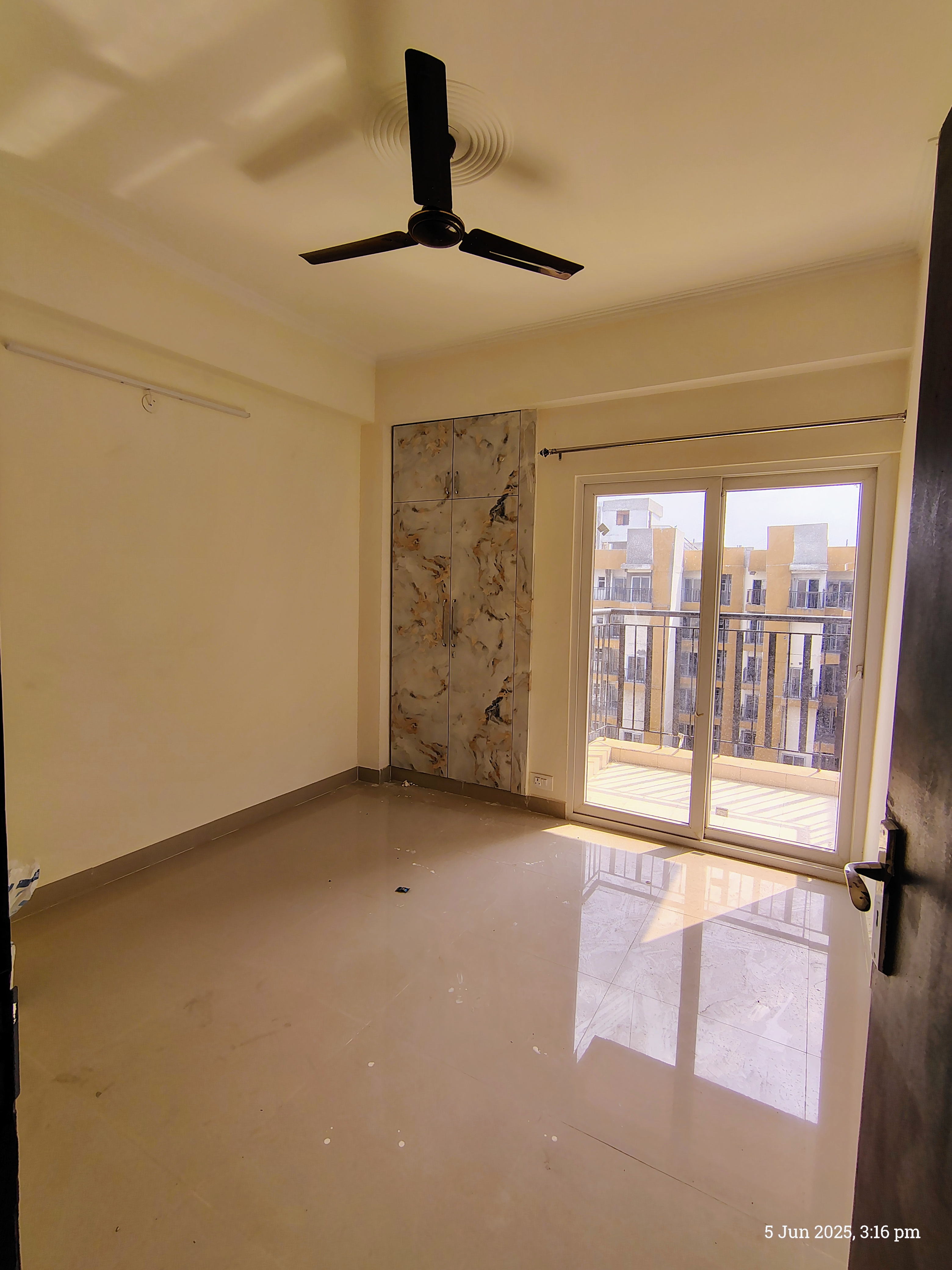 2.5 BHK + Study Room Apartment For Sale in Amrapali Terrace Homes