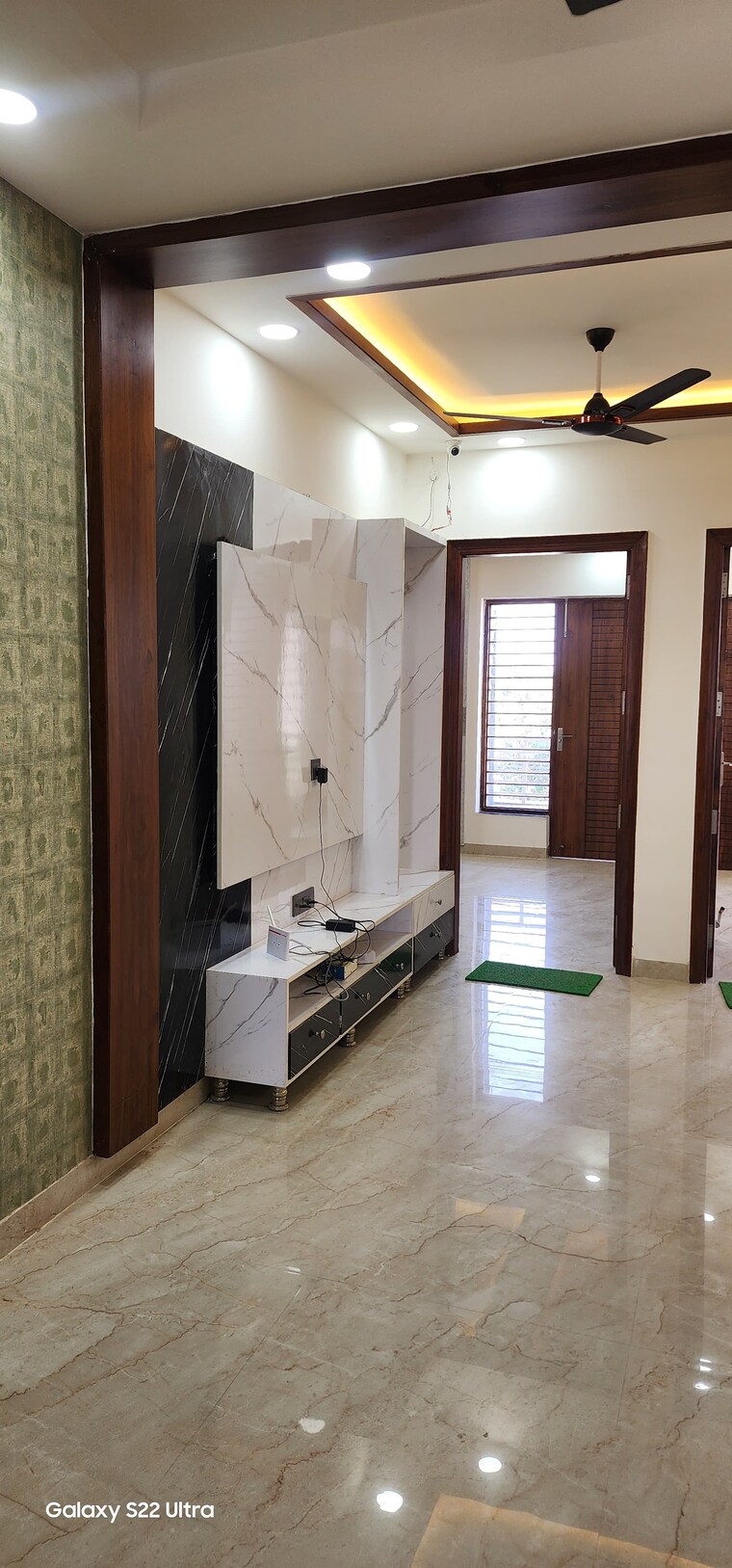 Room, puri-pratham 2.5 Bedroom 1300 Sq.Ft. Apartment In Sector 84 Faridabad 8776764