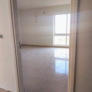 Room in 4 BHK Apartment at Omaxe Lake, North Mullanpur – for Sale