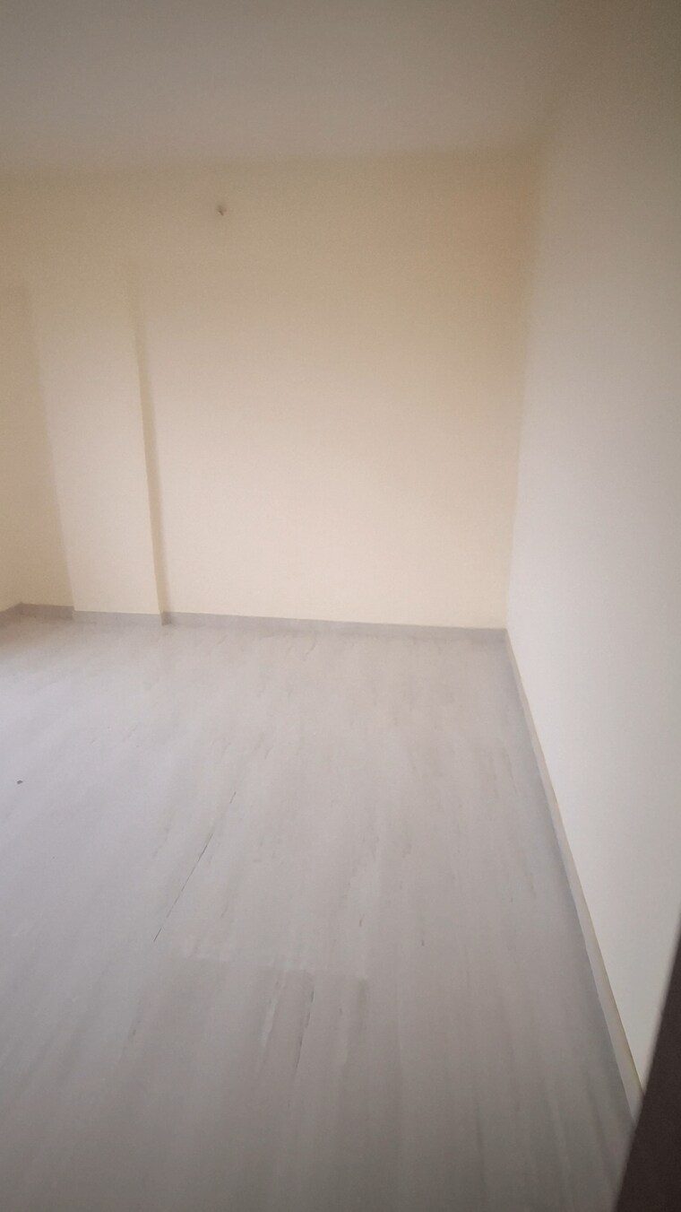 Room, santacruz east 1 Bedroom 390 Sq.Ft. Apartment In Santacruz East Mumbai 8776833