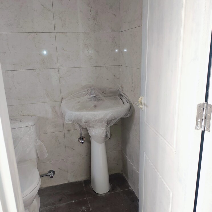 Bathroom, omaxe-lake 3 Bedroom 2300 Sq.Ft. Apartment In North Mullanpur Chandigarh 8776882