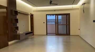 Room in 3 BHK Apartment at Langford Town – for Rent