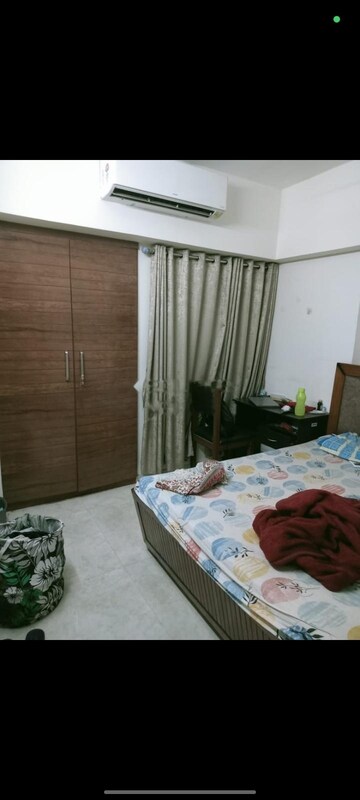 Bedroom in 2 BHK Apartment at Lodha Amara, Kolshet Road – for Rent