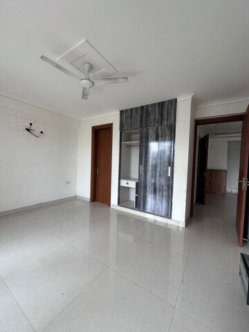 Room in 3 BHK Apartment at Pyramid Altia, Sector 70 – for Sale