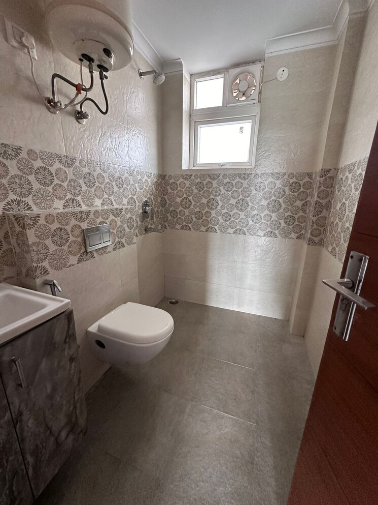 Bathroom, pyramid-altia 3 Bedroom 742 Sq.Ft. Apartment In Sector 70 Gurgaon 8777036