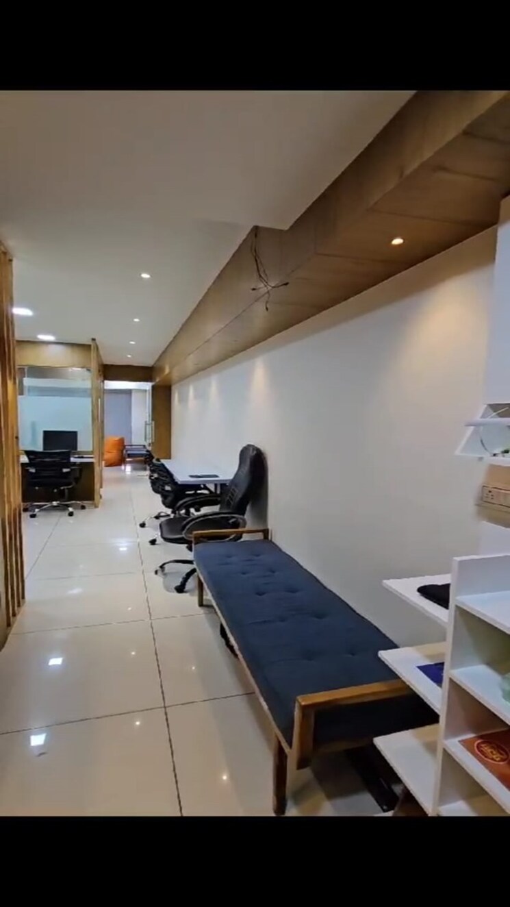 Team Area, gota Commercial Office Space 890 Sq.Ft. In Gota Ahmedabad 8777098