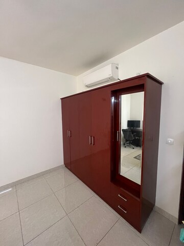 Room in 3.5 BHK Apartment at Prestige High Fields, Gachibowli – for Rent
