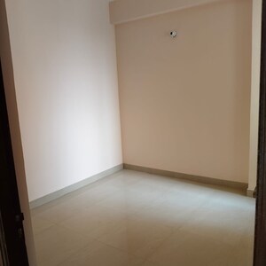 Room in 2 BHK Apartment at Amrapali Dream Valley, Amrapali Dream Valley – for Sale