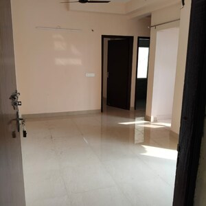 Room in 2 BHK Apartment at Amrapali Dream Valley, Amrapali Dream Valley – for Sale