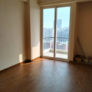 Room in 2 BHK Apartment at Amrapali Dream Valley, Amrapali Dream Valley – for Sale