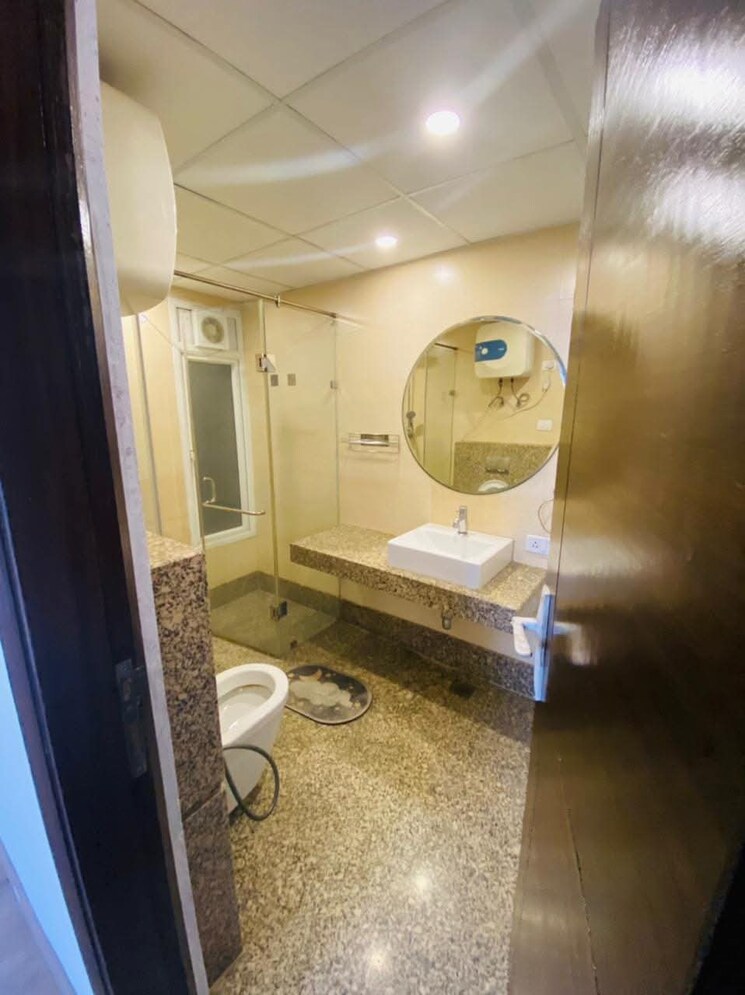 Bathroom, aba-ivy-county 4 Bedroom 2511 Sq.Ft. Apartment In Sector 75 Noida 8777170