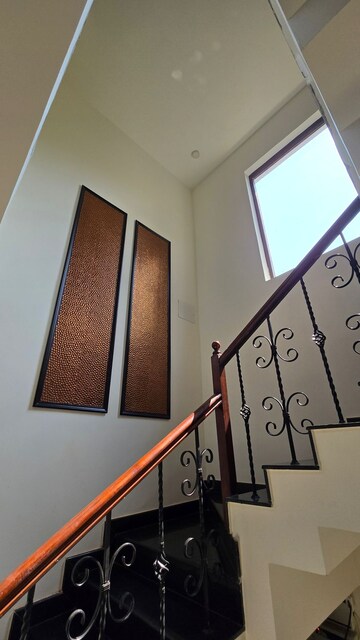 Furnished Amenities in 3 BHK Villa at Succorro – for Sale