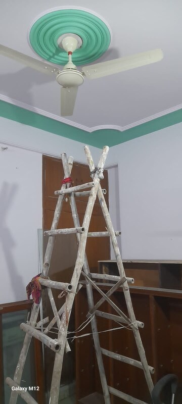 Room in 1 BHK Builder Floor at Vaishali Sector 5 – for Rent