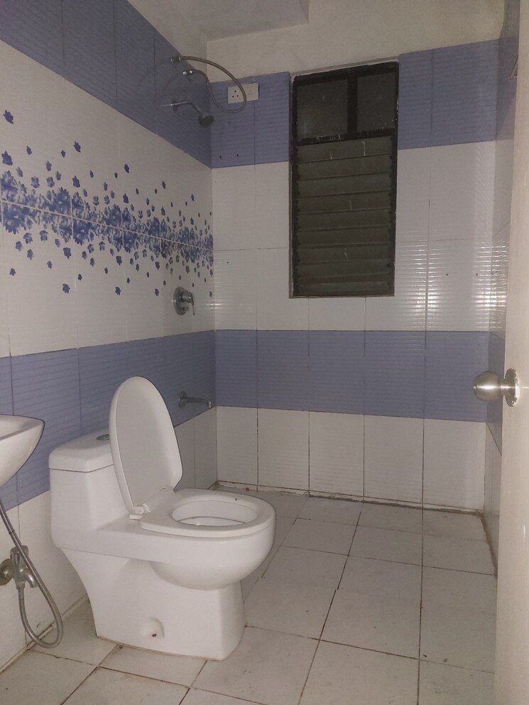 Bathroom, nanded-asawari 2 Bedroom 973 Sq.Ft. Apartment In Nanded Pune 8777470