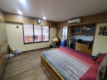 Bedroom in 5 BHK Apartment at Gamdevi – for Sale
