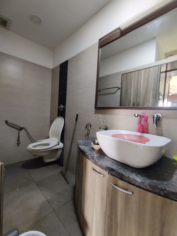Bathroom, gamdevi 5 Bedroom 2650 Sq.Ft. Apartment In Gamdevi Mumbai 8777526
