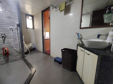 Attached Bathroom in 5 BHK Apartment at Gamdevi – for Sale