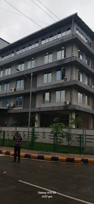  Office Space For Sale in Sahar Plaza, Andheri East