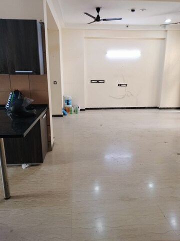 Room in 2 BHK Apartment at RG Residency, Sector 120 – for Rent