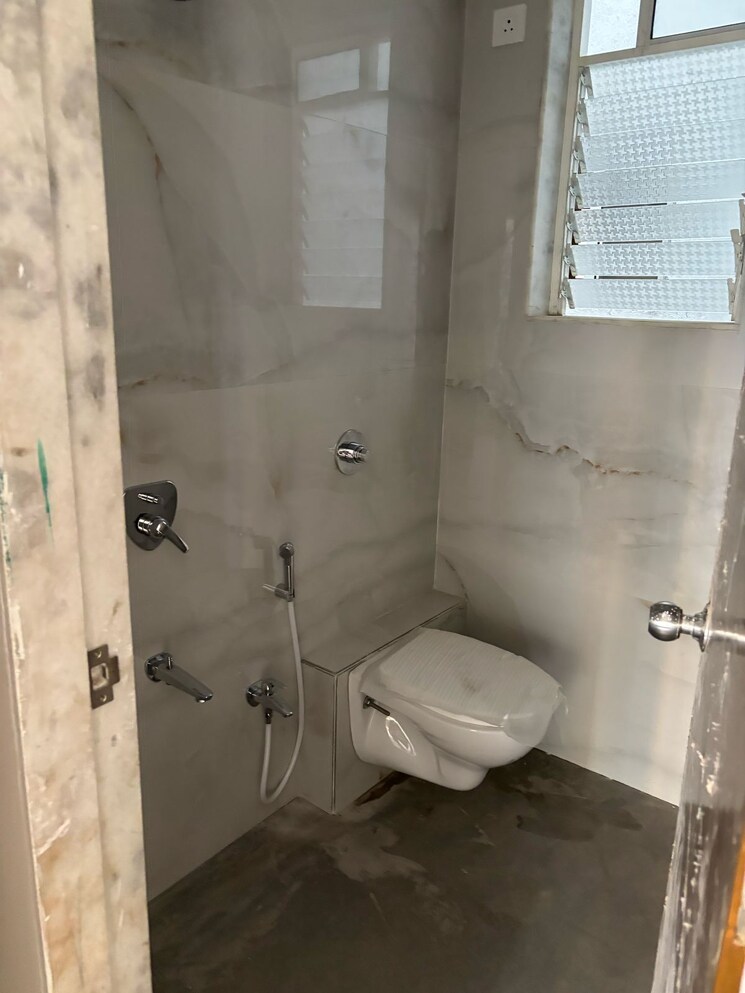 Bathroom, nagesh-tower 3 Bedroom 900 Sq.Ft. Apartment In Vishnu Nagar Thane 8777479