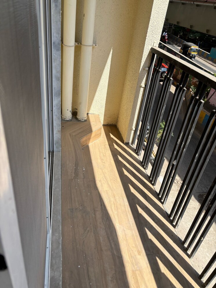 Balcony, nagesh-tower 3 Bedroom 900 Sq.Ft. Apartment In Vishnu Nagar Thane 8777479