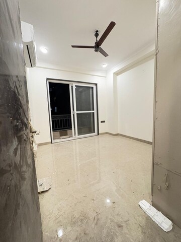 Room in 3 BHK Builder Floor at Ansal Sushant Lok I, Sector 43 – for Rent