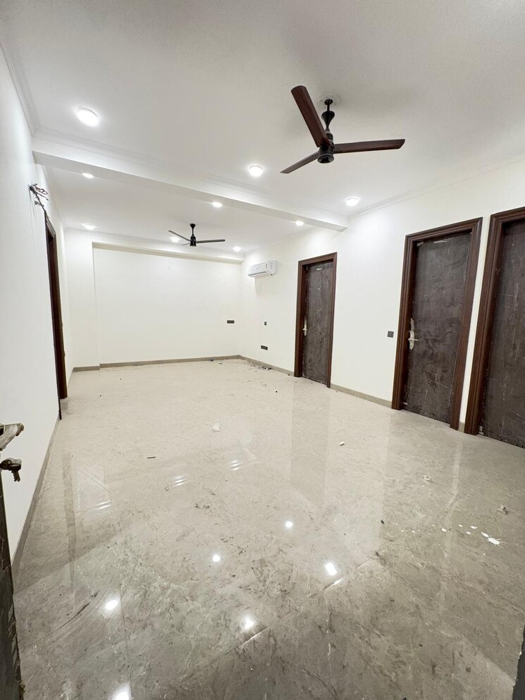 Room, dlf-city-gurgaon 3 Bedroom 215 Sq.Yd. Builder Floor In Sector 27 Gurgaon 8777520