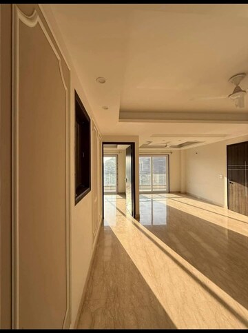 Building Lobby in 3 BHK Builder Floor at DLF Atria, Dlf Phase ii – for Rent