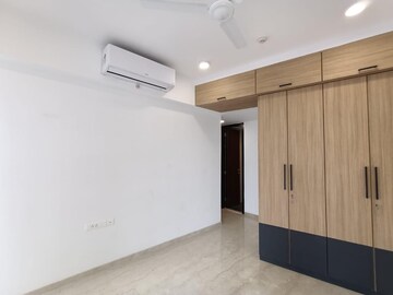 Room in 3 BHK Apartment at Lodha Kiara, Worli – for Rent