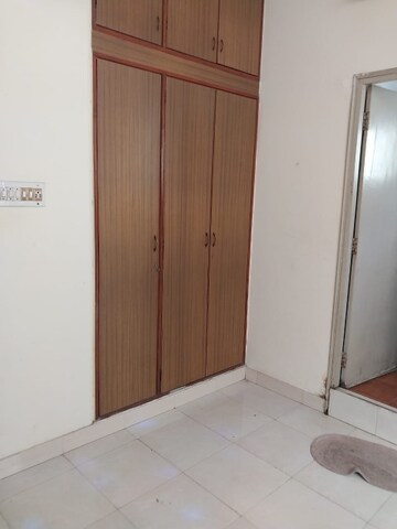 Room in 2 BHK Builder Floor at Koramangala – for Rent