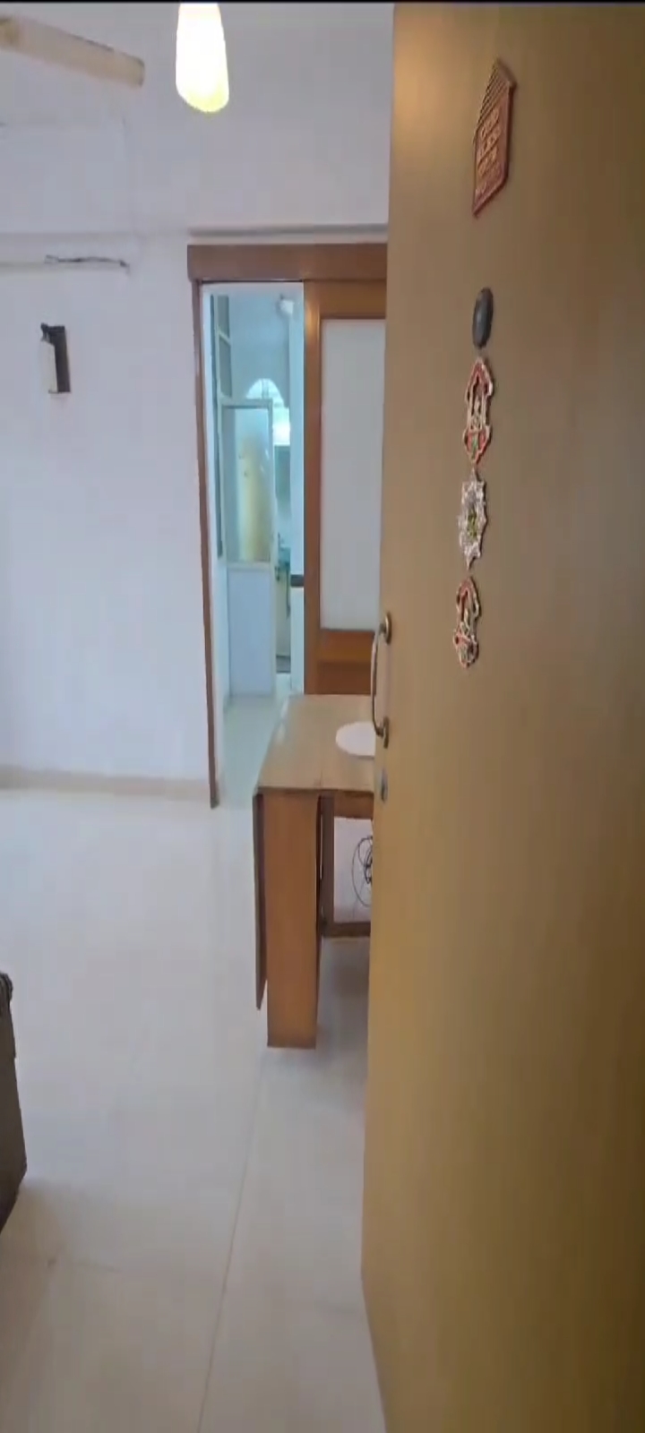 1.5 BHK + Extra Room Apartment For Rent in Matunga Chsl