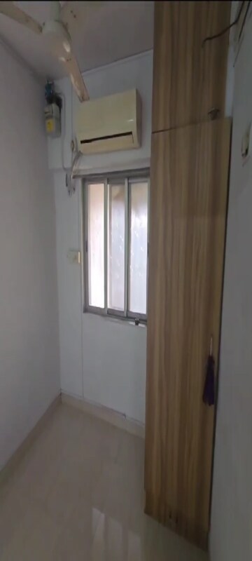 Room in 1.5 BHK Apartment at Matunga West – for Rent
