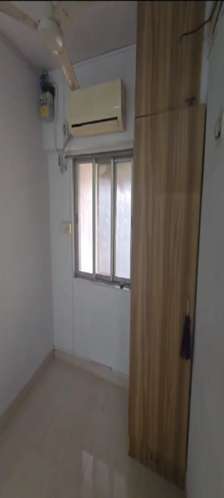 Room, matunga west 1.5 Bedroom 480 Sq.Ft. Apartment In Matunga West Mumbai 8777616