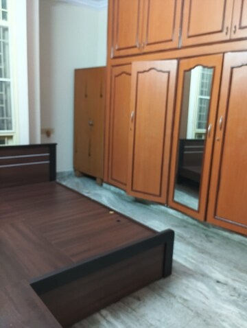 Room in 2 BHK Builder Floor at Koramangala – for Rent