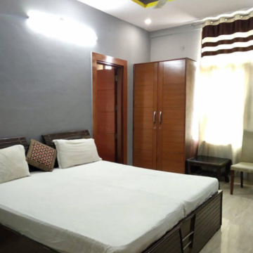 Bedroom in  Pg at Sector 39 – for Rent
