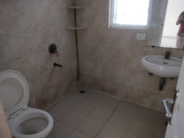 Bathroom, lotus-panache 4 Bedroom 2800 Sq.Ft. Apartment In Sector 110 Noida 8777905