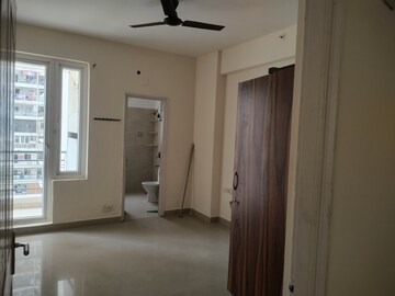 Room in 4 BHK Apartment at Lotus Panache, Sector 110 – for Rent