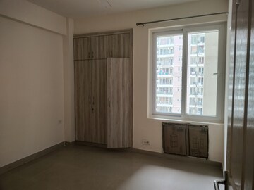 Room in 4 BHK Apartment at Lotus Panache, Sector 110 – for Rent