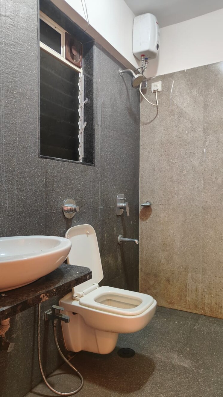 Bathroom, tilak nagar 2 Bedroom 631 Sq.Ft. Apartment In Tilak Nagar Mumbai 8777880