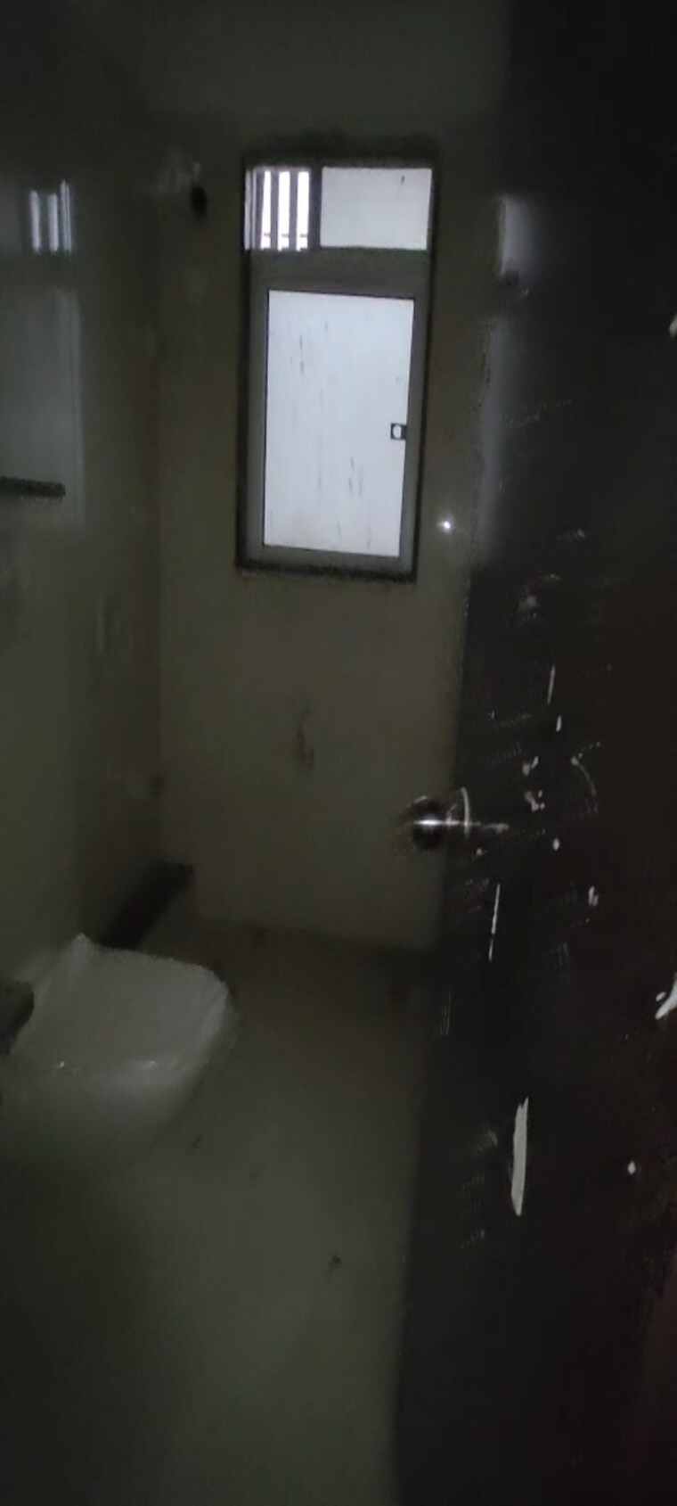 Bathroom, dadar west 1.5 Bedroom 560 Sq.Ft. Apartment In Dadar West Mumbai 8777898