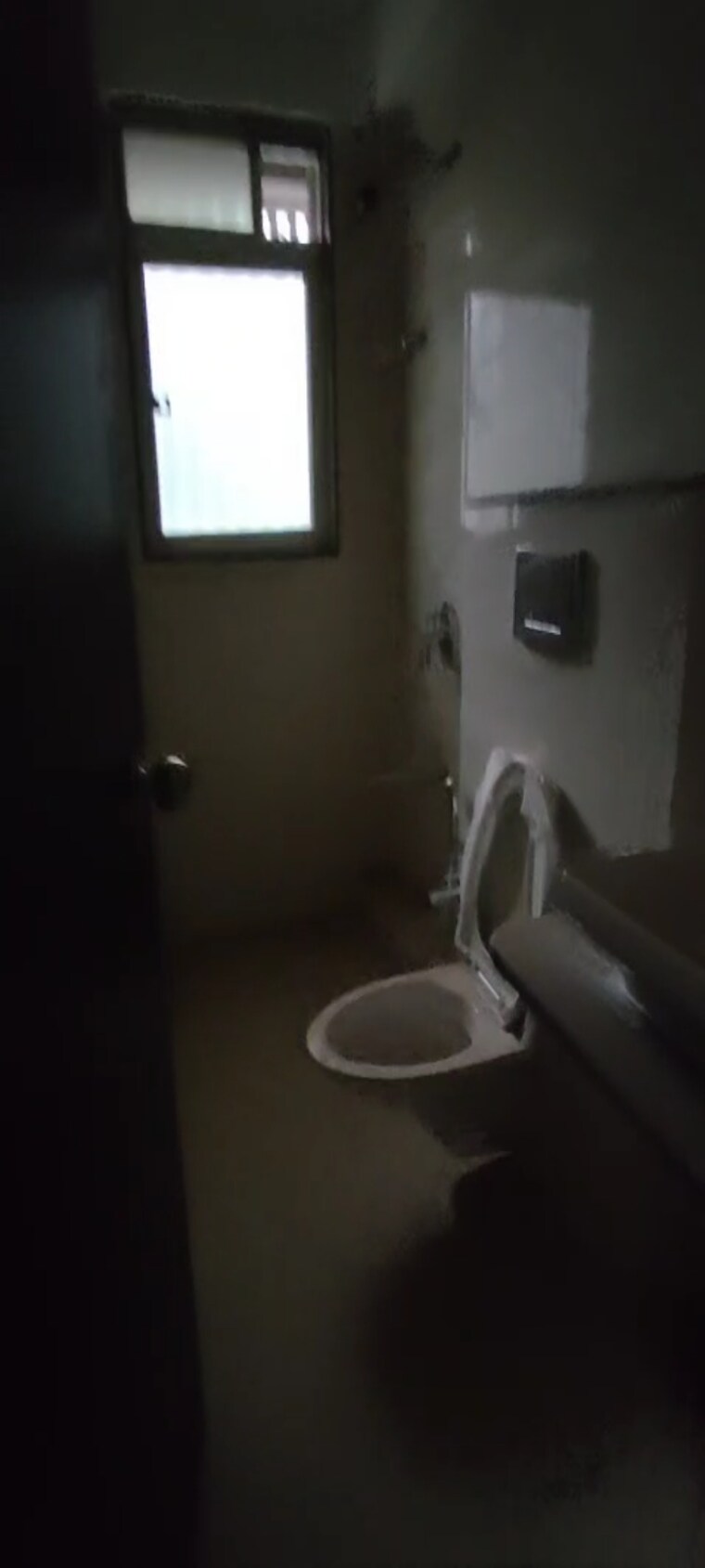 Bathroom, dadar west 1.5 Bedroom 560 Sq.Ft. Apartment In Dadar West Mumbai 8777898