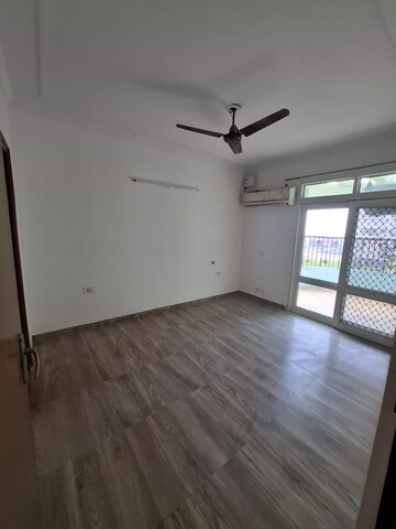 2 BHK Apartment For Rent in Vip Road