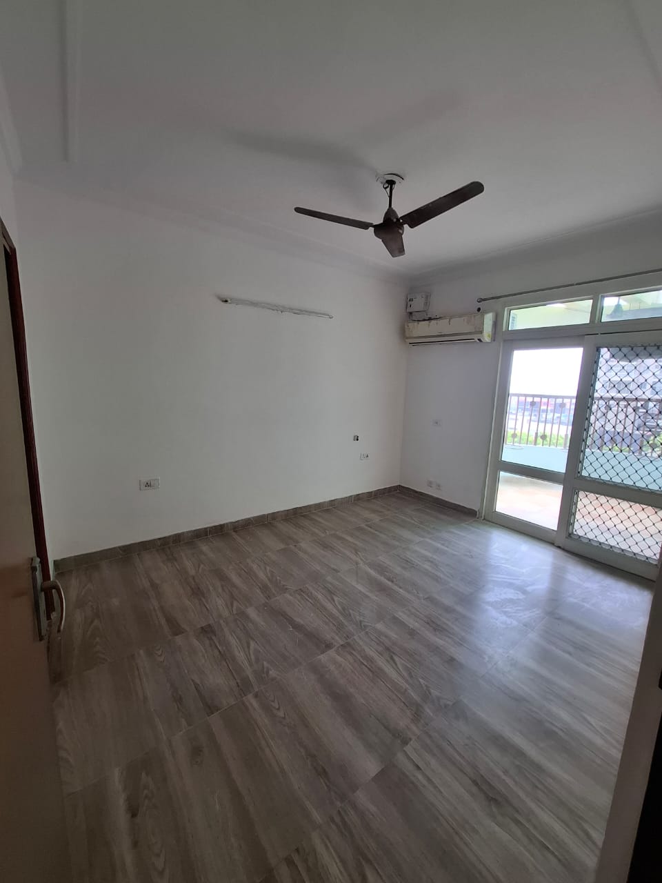2 BHK Apartment For Rent in VIP Road