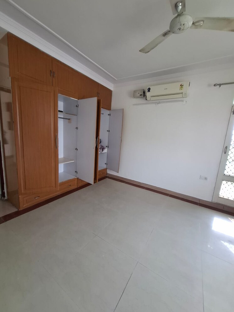 Room, vip road 2 Bedroom 1292 Sq.Ft. Apartment In Vip Road Zirakpur 8777891