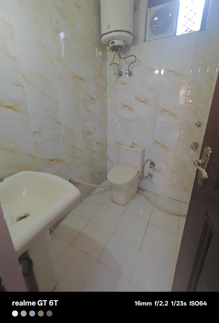 Bathroom, malviya nagar 3 Bedroom 900 Sq.Ft. Builder Floor In Malviya Nagar Delhi 8777904