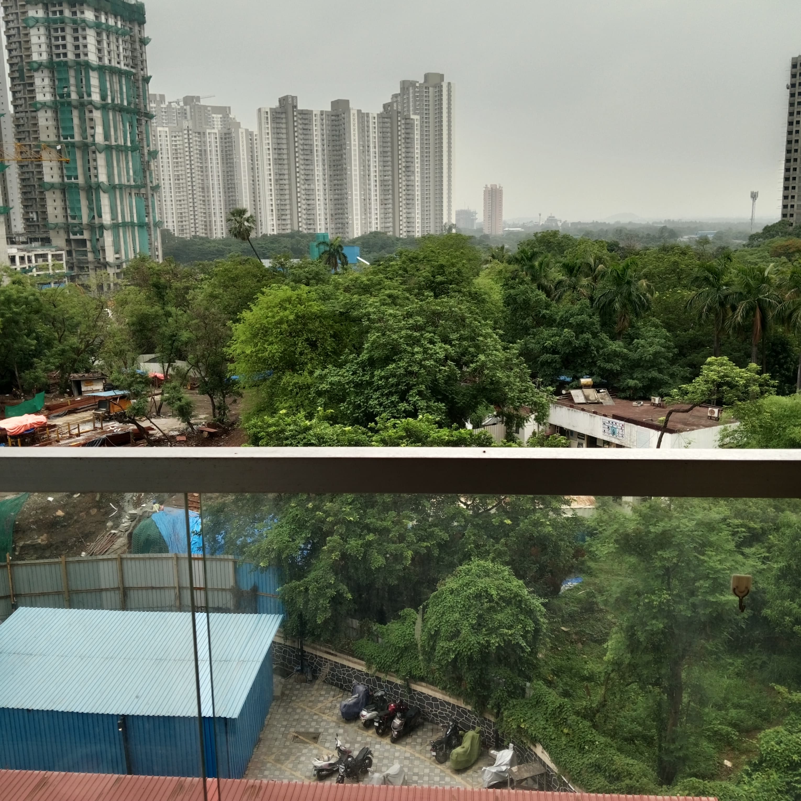 2 BHK Apartment For Rent in Dosti West County