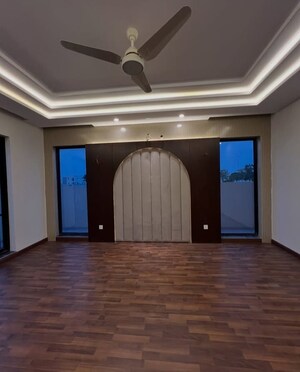 Building Lobby in 3 BHK Builder Floor at Sector 35 – for Sale