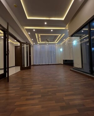 Gym in 3 BHK Builder Floor at Sector 35 – for Sale