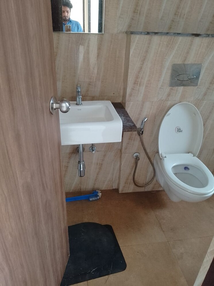 Bathroom, lodha-amara 2 Bedroom 900 Sq.Ft. Apartment In Kolshet Road Thane 8777923