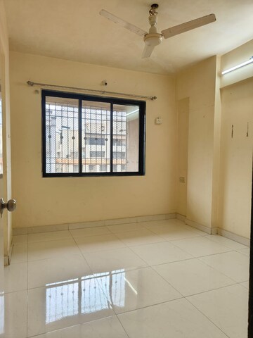 Room in 2 BHK Apartment at Tilak Nagar – for Rent